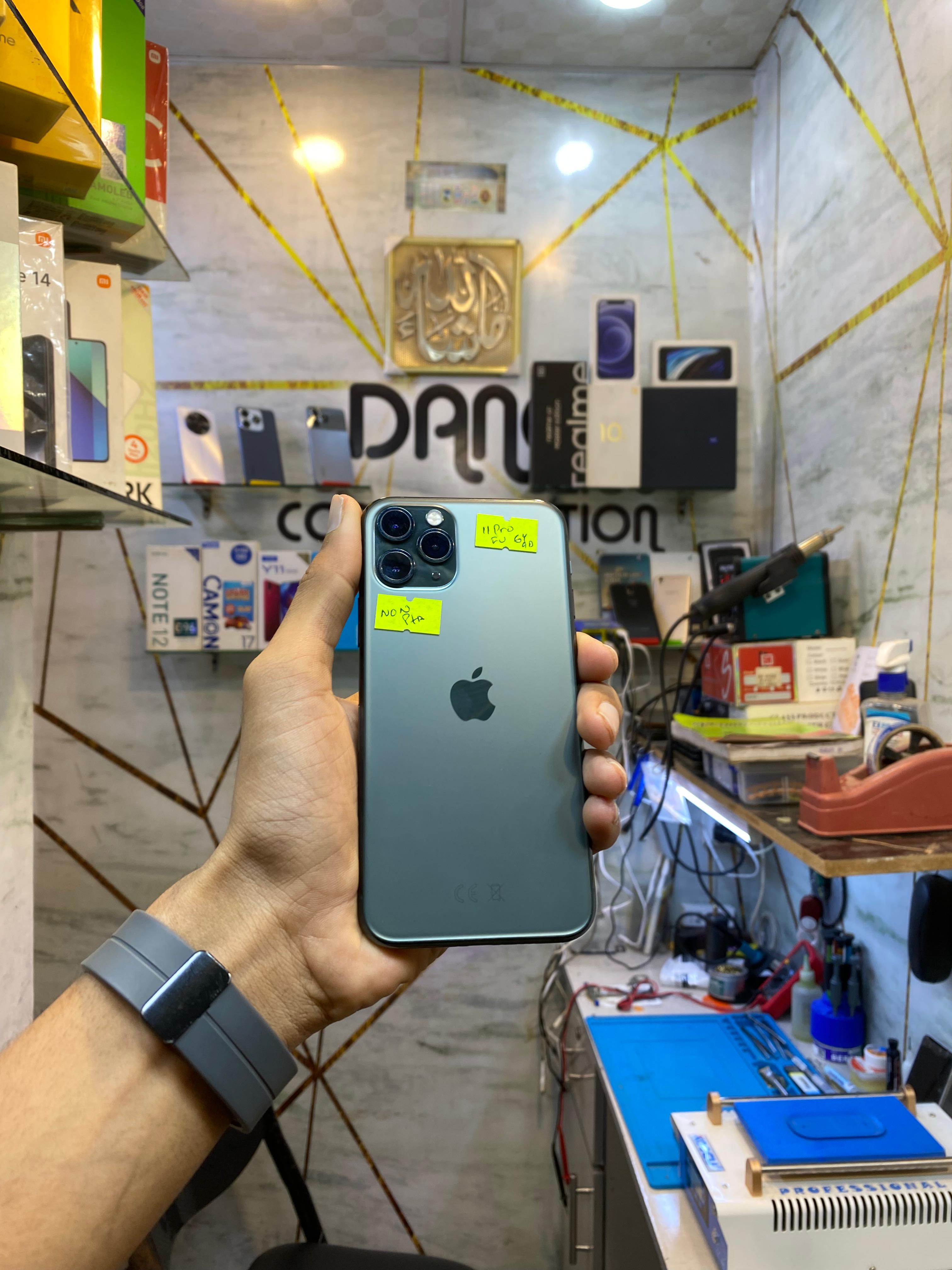 iPhone and googled pixel are available water pack with gurantee - Image 4